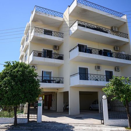 Spáta Alexander Apartments Airport מראה חיצוני תמונה