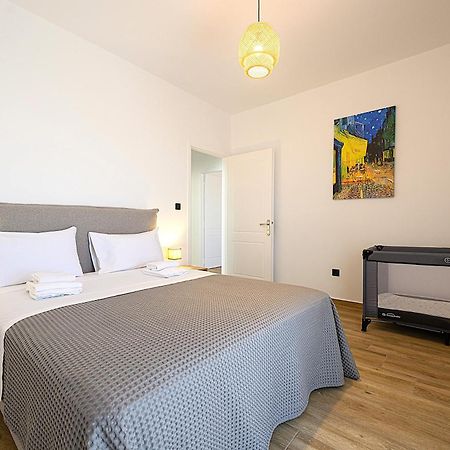 Spáta Alexander Apartments Airport מראה חיצוני תמונה