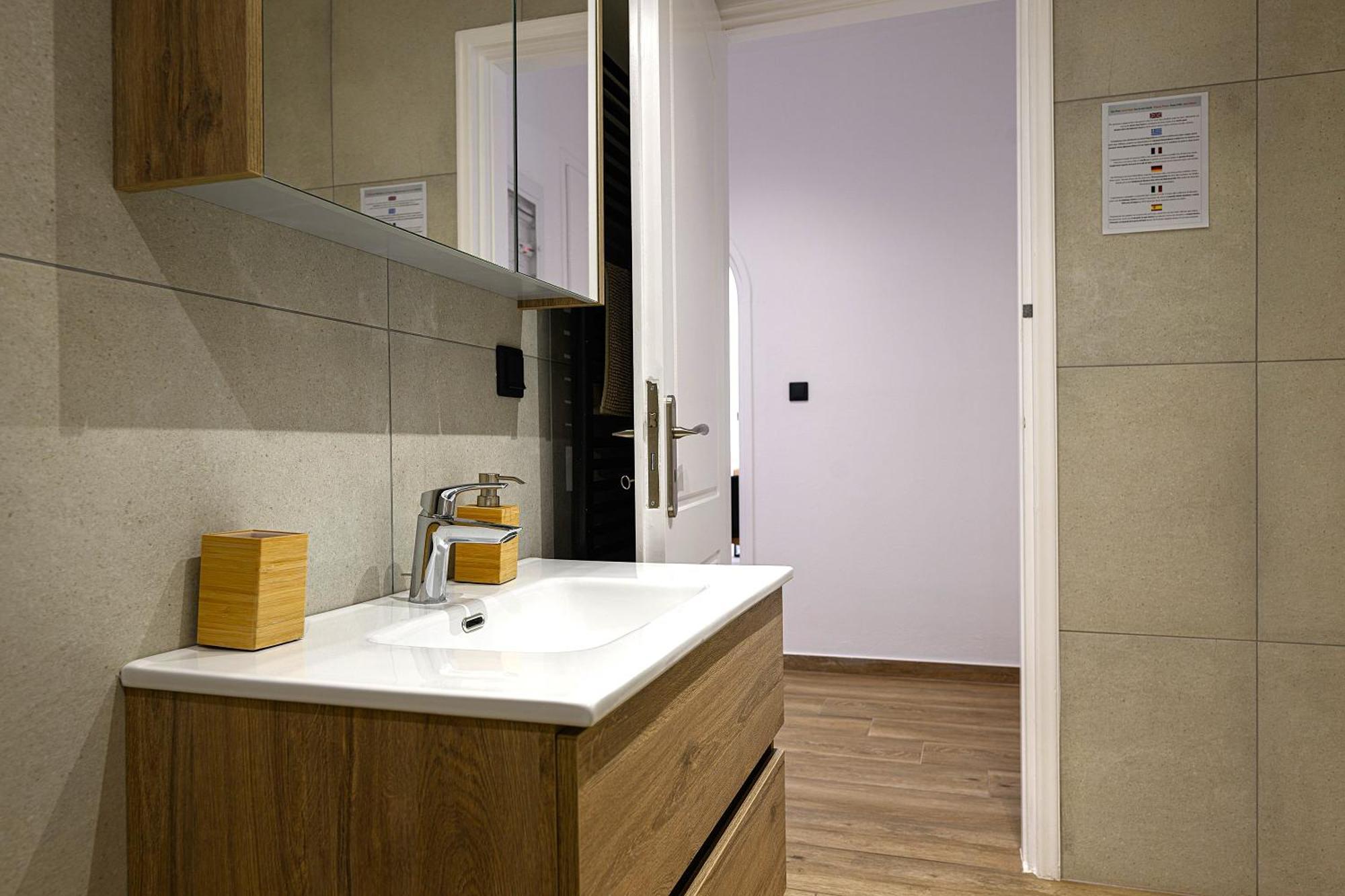 Spáta Alexander Apartments Airport מראה חיצוני תמונה